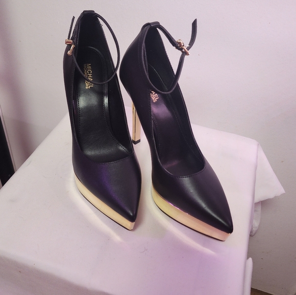 MIcheal Kors Xenia Ankle Strap Pump NWT - Picture 1 of 9